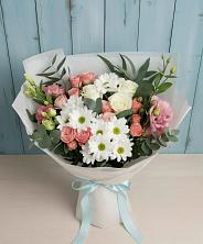 Букет цветов из:  Розы, Лизиантусы и Хризантемы в Усово