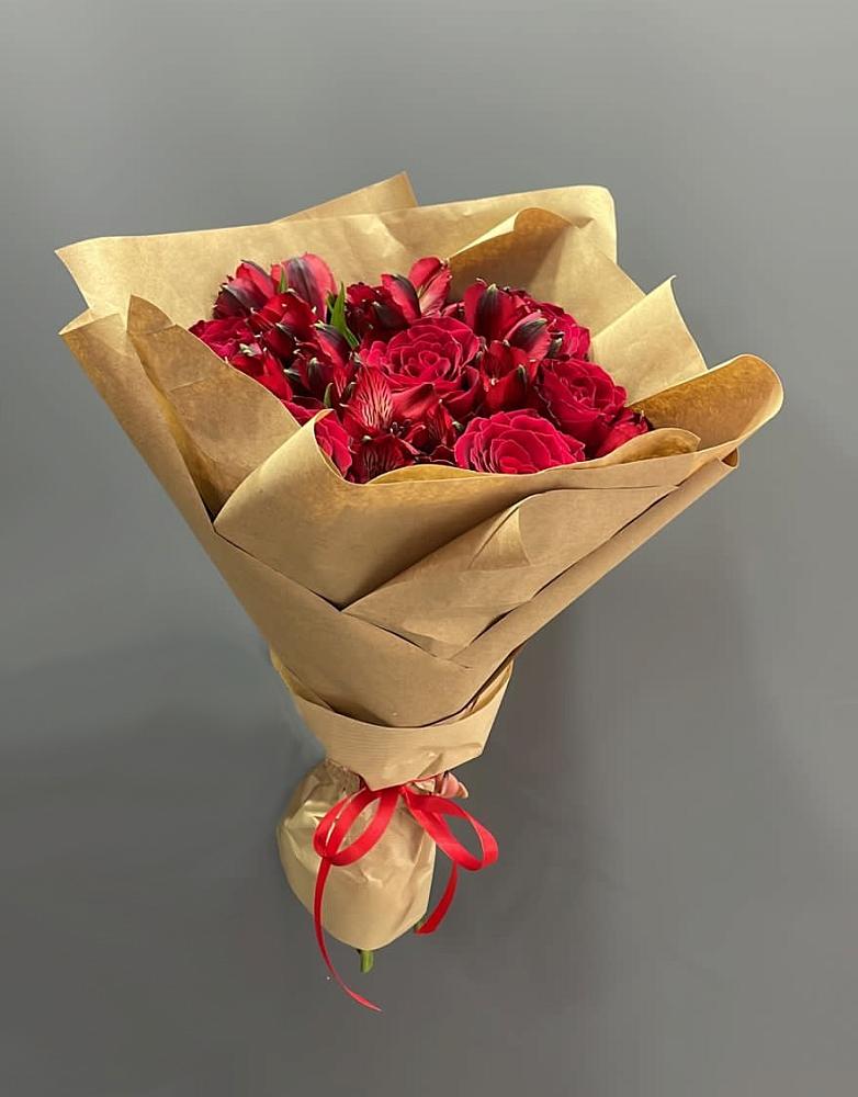 Букет цветов из: Альстромерии и Розы в Усово