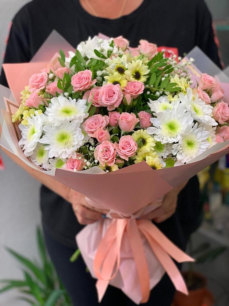 Букет цветов из: Розы и Хризантемы в Усово