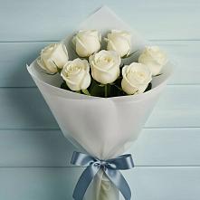 Букет 7 Белых роз Эдлесс Лав в Усово