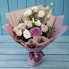 Букет цветов из:  Розы и Лизиантусы в Усово