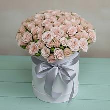 Цветочная композиция из Розы в шляпной коробке в Усово