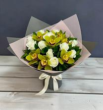 Букет цветов из:  Орхидеи и Розы в Усово