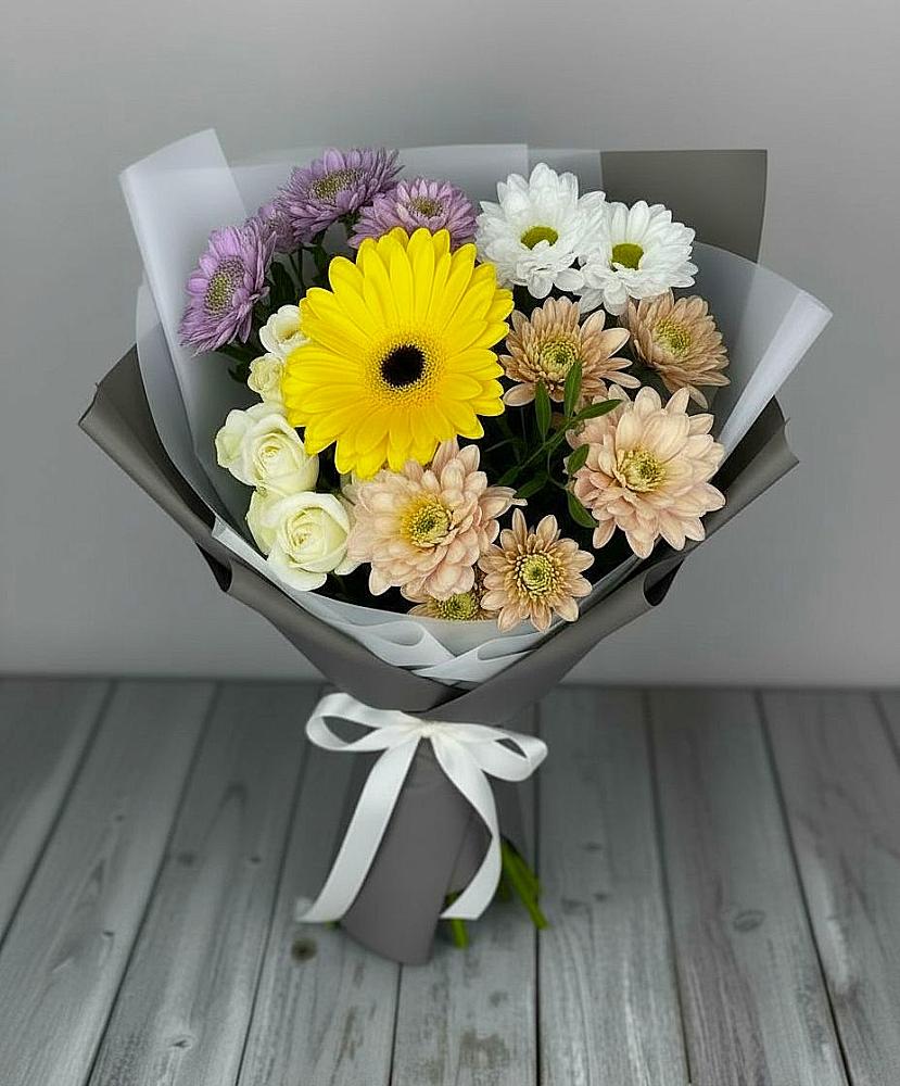 Букет цветов из: Розы, Герберы и Хризантемы в Усово