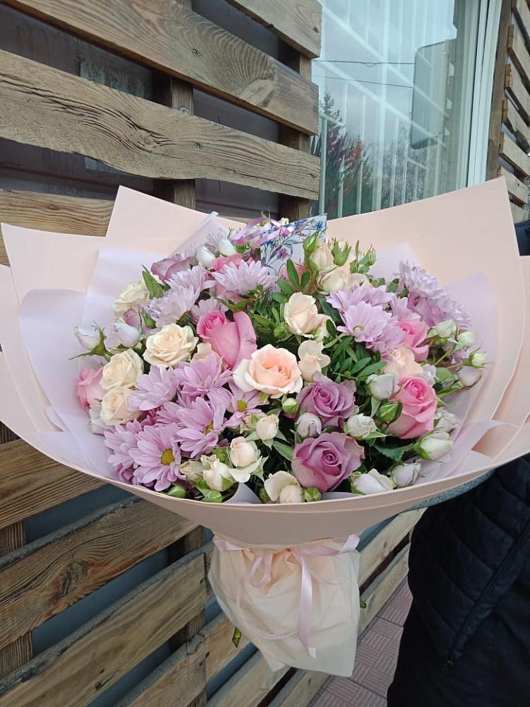 Букет цветов из: Розы и Хризантемы в Усово