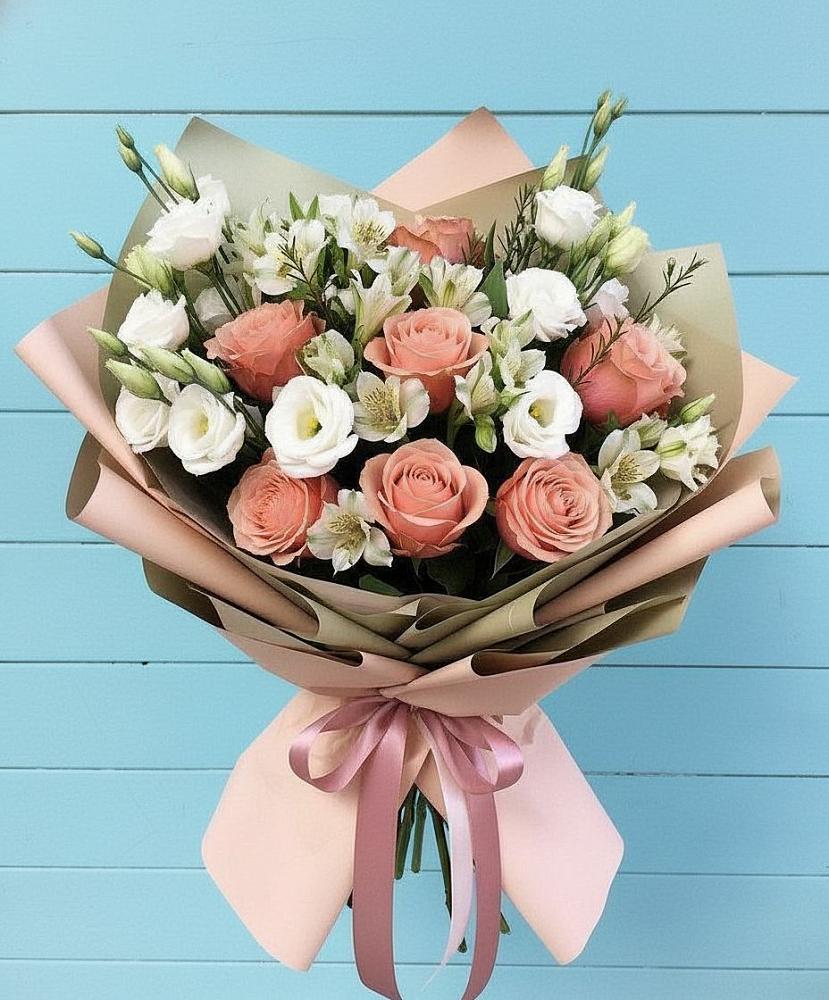 Букет цветов из: Розы, Альстромерии и Лизиантусы в Усово