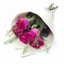 Букет цветов из:  Розы в Усово