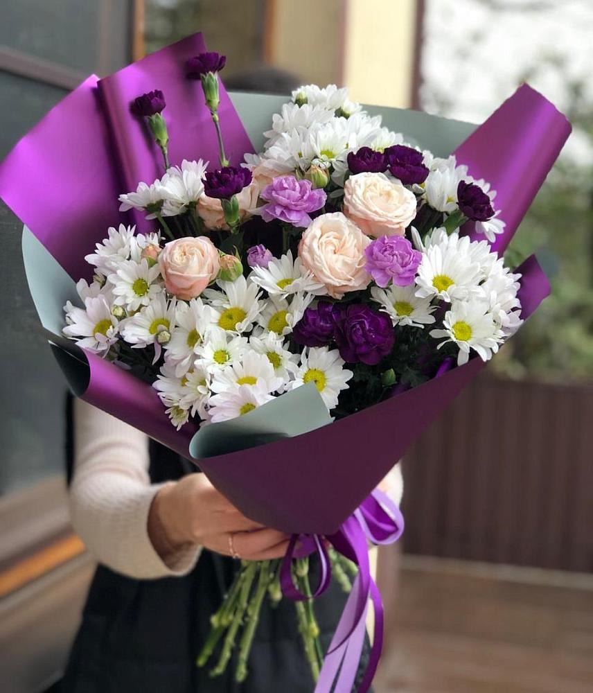 Букет цветов из: Хризантемы, Гвоздики и Розы в Усово