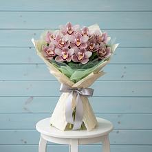 Букет цветов из:  Орхидеи и Розы в Усово