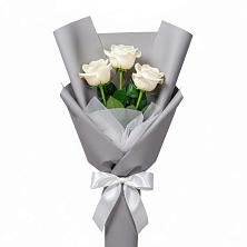 Букет 3 белые розы в Усово