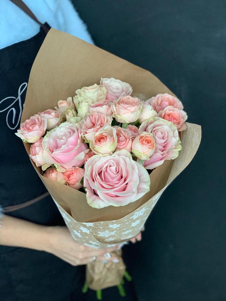 Букет цветов из: Хризантемы и Розы в Усово