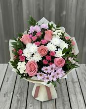 Букет цветов из:  Альстромерии, Гвоздики, Розы и Хризантемы в Усово