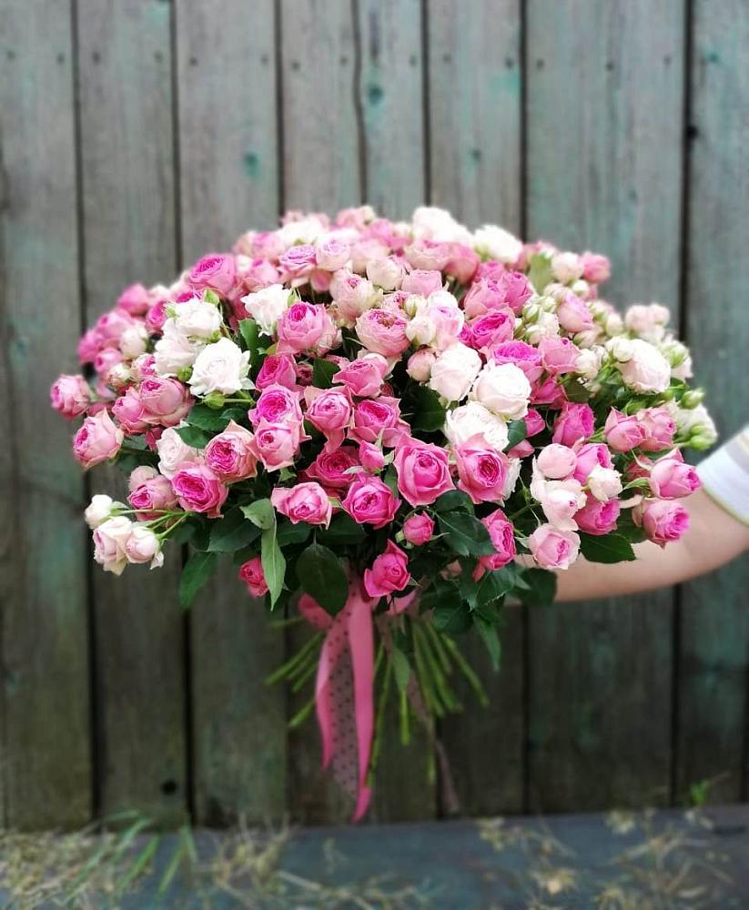 Букет Розовые кустовые розы Натали и Лав Лидия в Усово
