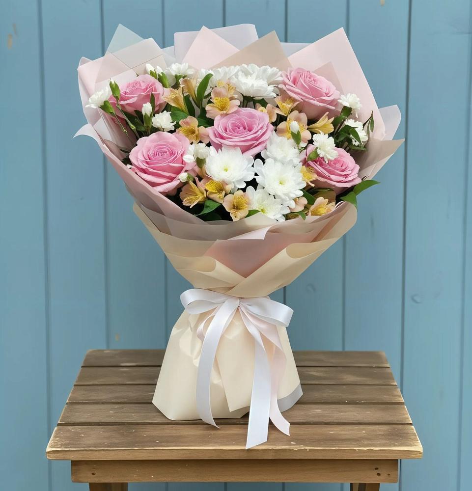 Букет цветов из: Гвоздики, Орхидеи и Розы в Усово