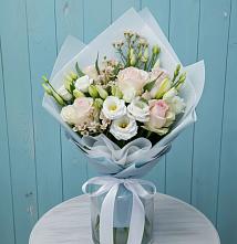 Букет цветов из:  Розы и Лизиантусы в Усово