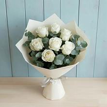 Букет Белые розы в Эвкалипте в Усово