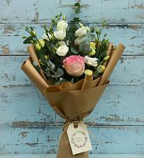 Букет цветов из:  Розы и Лизиантусы в Усово