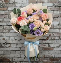 Букет цветов из:  Розы, Лизиантусы и Гвоздики в Усово