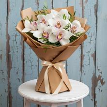 Букет цветов из:  Орхидеи и Розы в Усово